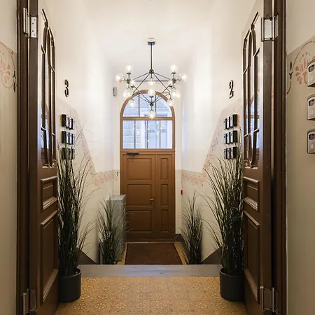 Old Design Studio, Modern & Cozy Dzīvoklis